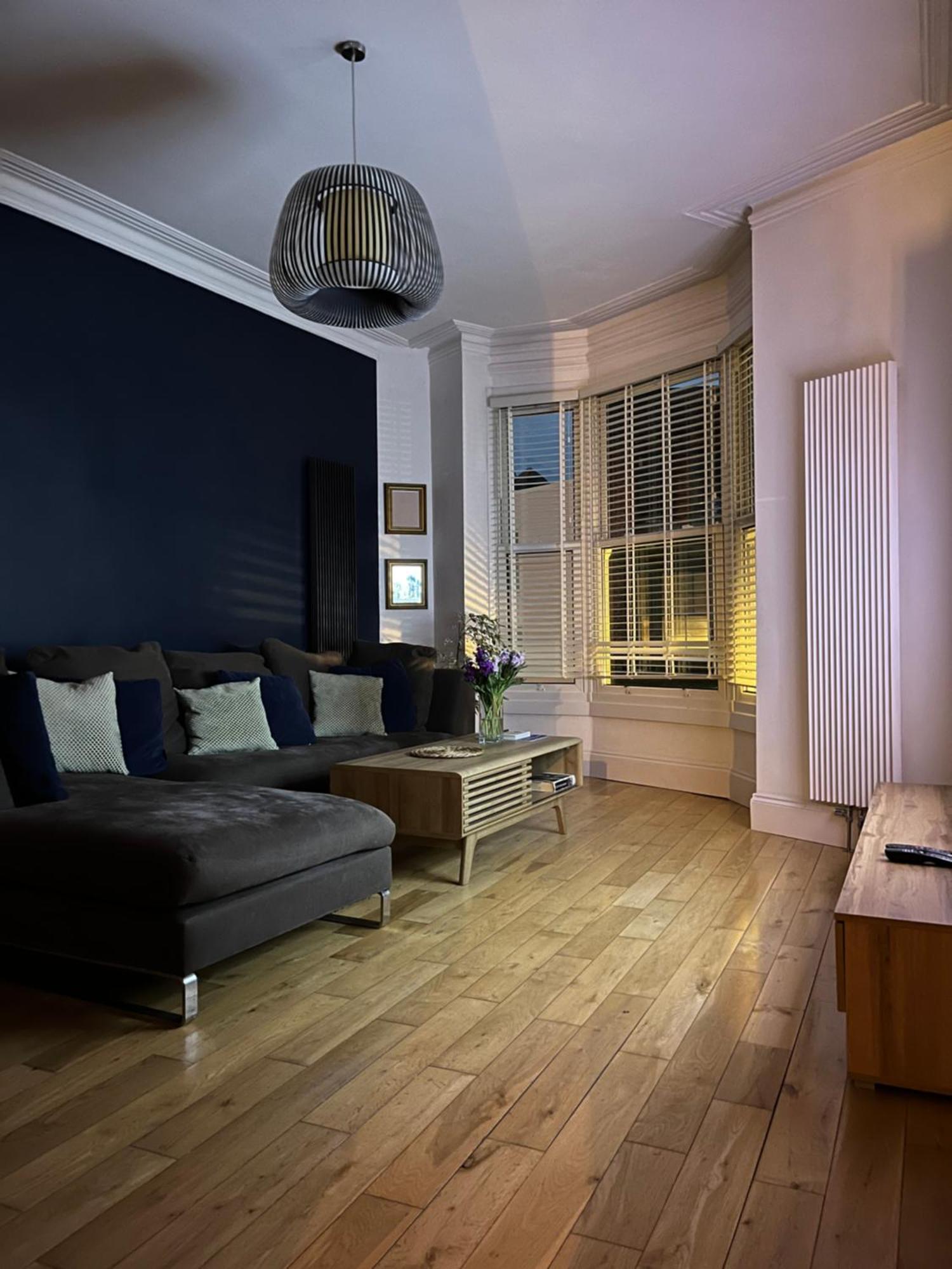 The Clock Tower Apartment: Modern 2-Bed with Free Parking in Southsea Portsmouth Exterior photo